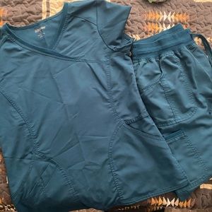 Teal Scrub Star set. Small top, medium bottoms
